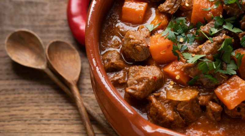 Sauté de porc au colombo : une évasion culinaire aux Antilles